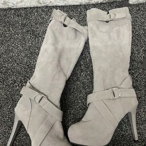 Chic Gray Heeled Boots